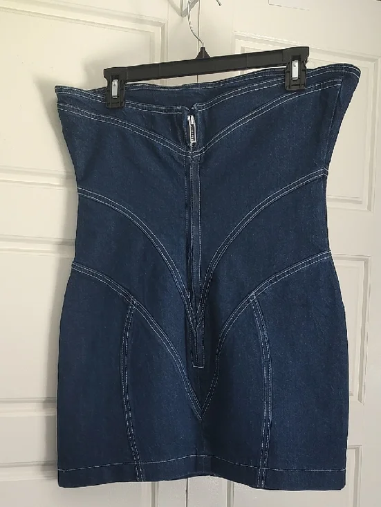 Mistress Rocks - Picture 2 of 4